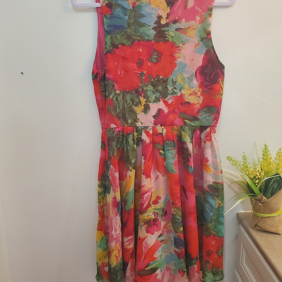 Dress - Picture 5 of 5